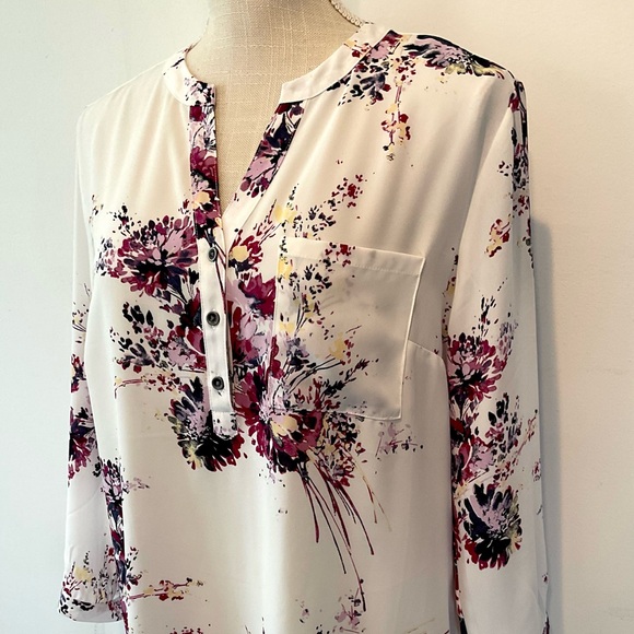 Maurices Floral Blouse - EUC - Picture 2 of 4